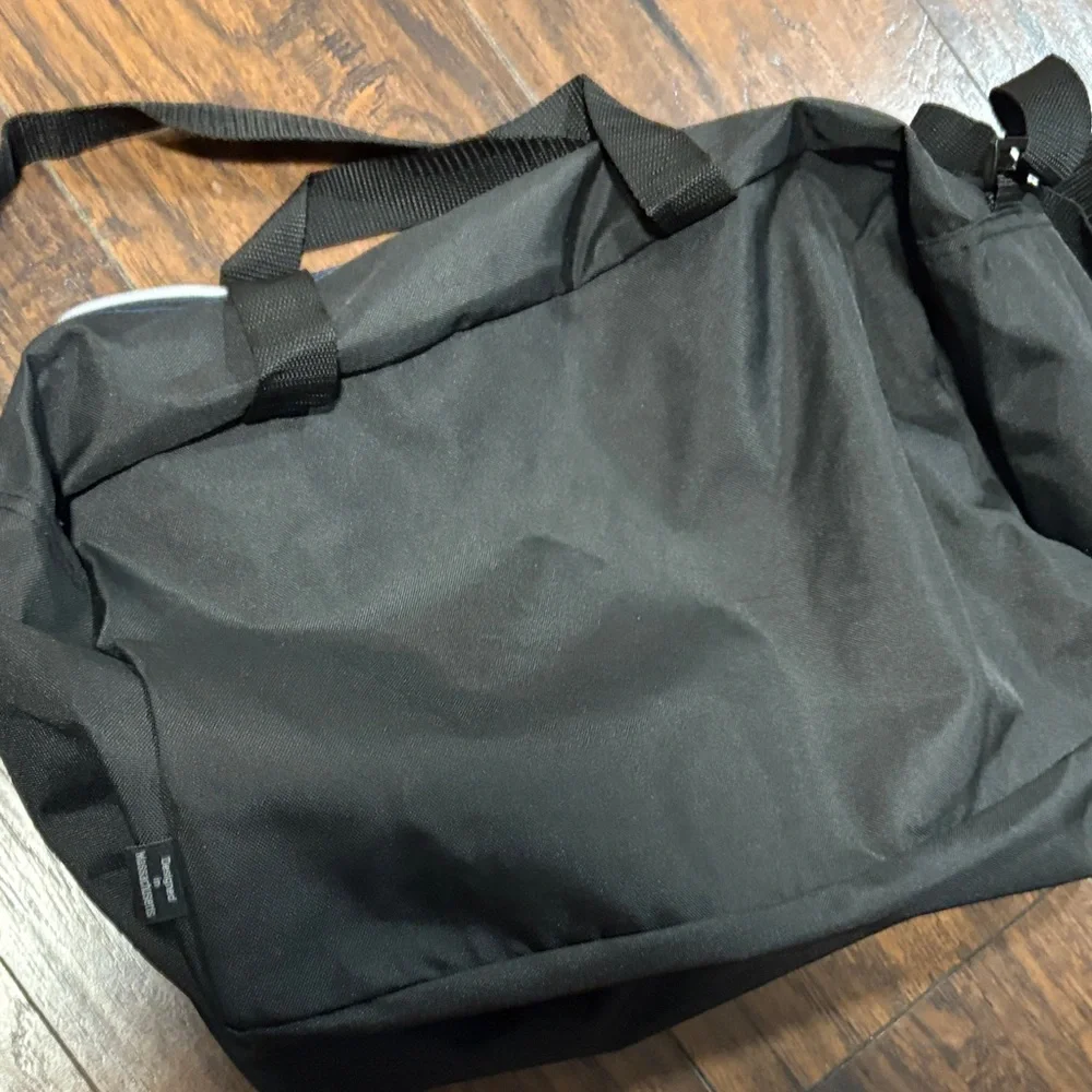 NY Knicks Crossbody Gym Bag